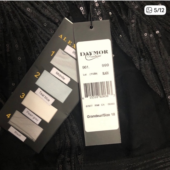 Stunning Alexander by Daymor Formal Black Evening Gown 18 - Picture 4 of 9